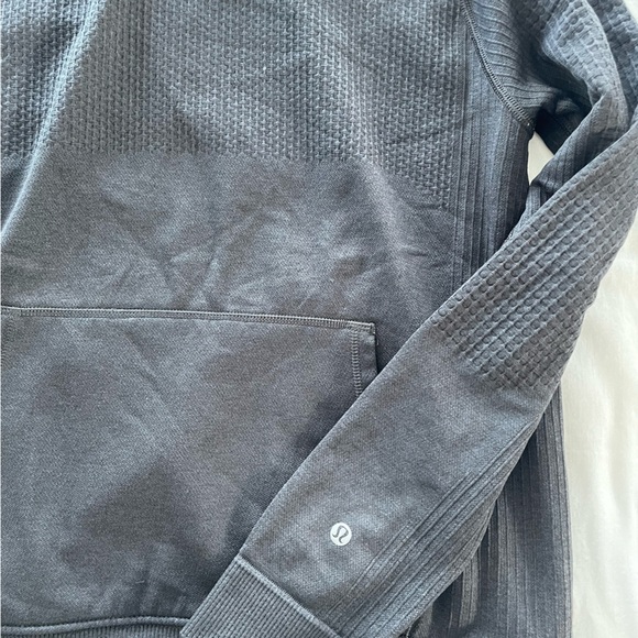 Mens Lululemon Sweater - Picture 3 of 4
